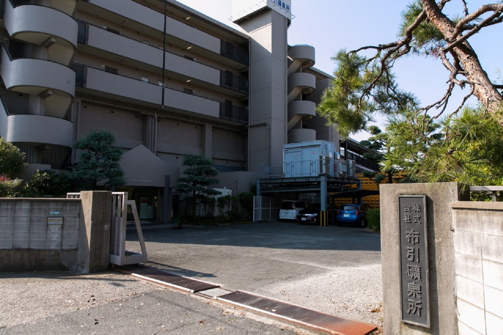 【6ヶ月定期便】神戸ウォーター　PET 500ml x 48本(24本入り2ケース)