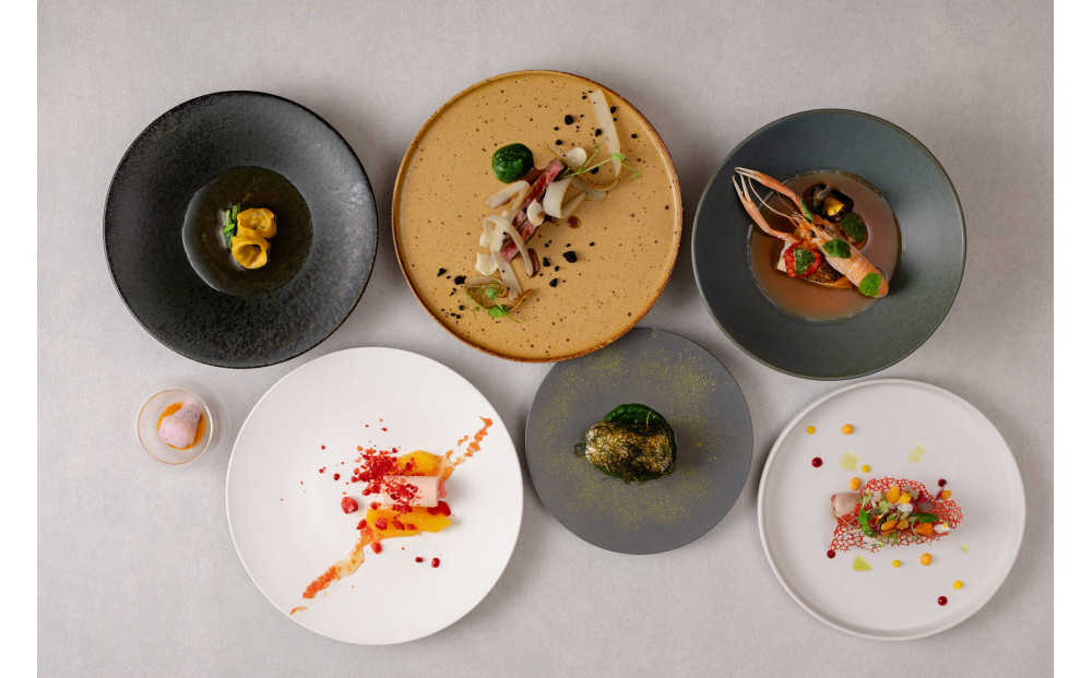 地元食材をスパニッシュイタリアン料理で味わう 『レストラングリルテーブル』ディナーペアチケット