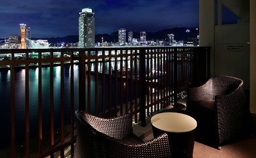 「神戸みなと温泉 蓮」ペア宿泊券（シーサイドデラックス／夕朝食付）