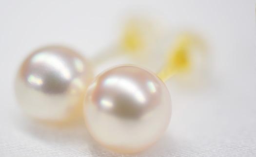 7mmあこや珠金製ピアス/ちょっとだけ丸くないからお手軽に！K18YG使用　　