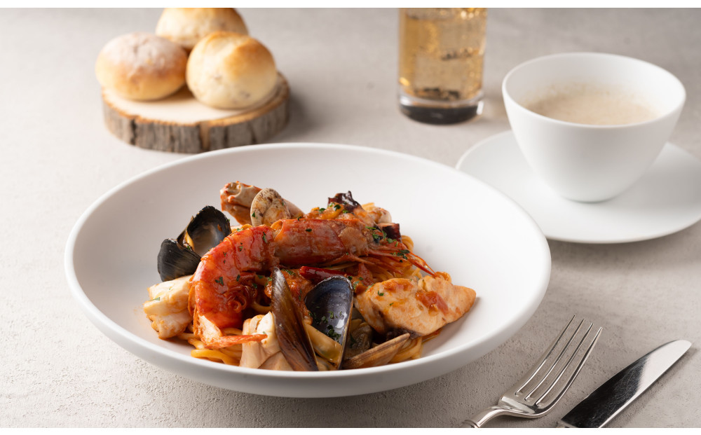 「レストランカフェテラス アミ神戸」ペアディナー券「【デザートワゴン付】厳選・特選食材の拘りラグジュアリーコース」