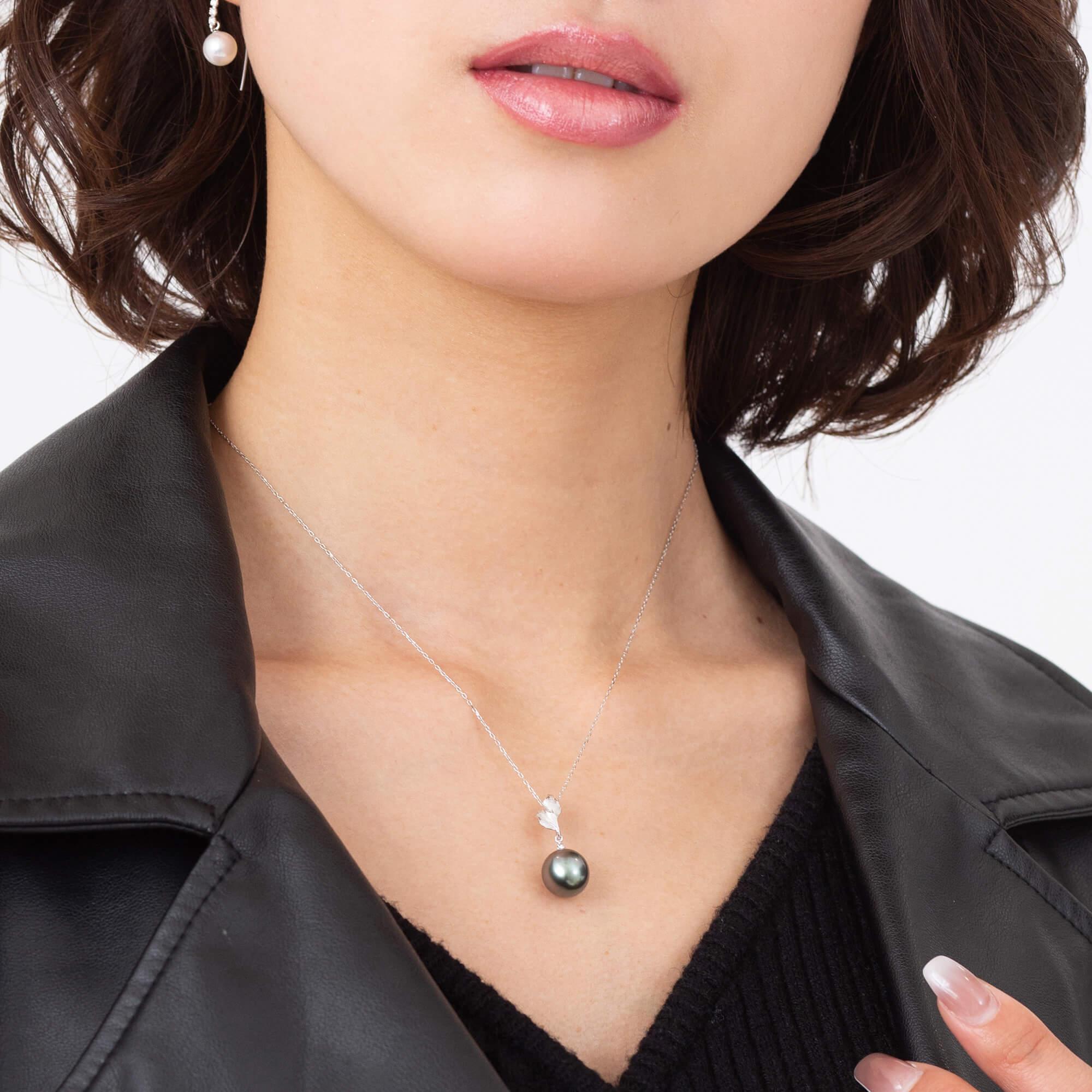 【常盤木】ブラックパール（タヒチ 黒蝶真珠） 10mm セミラウンド ダイヤモンド K18 ホワイトゴールド ペンダントトップ