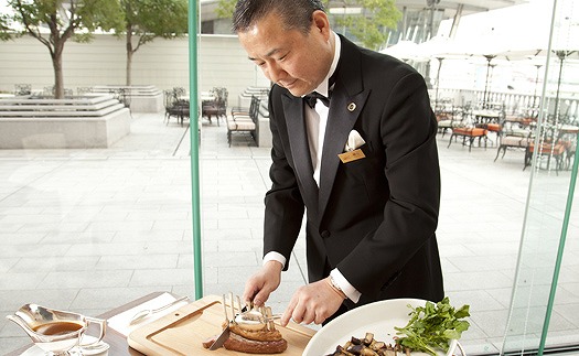 「ホテル ラ・スイート神戸ハーバーランド」「黄綬褒章」受章記念 現代の名工による特別カービングペアディナー