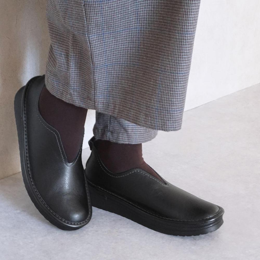 ãè·äººæäœããè±ãå±¥ããç°¡åã«ã§ãããªã©ãã¯ã¹ã¹ãªããã³ïŒYURIA)ããã©ãã¯ïŒ22.0cmã