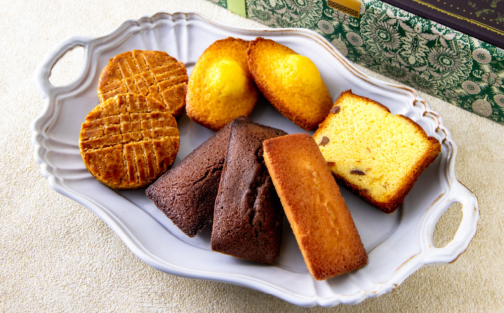 【パティスリートゥーストゥース】焼菓子18個詰め合わせ