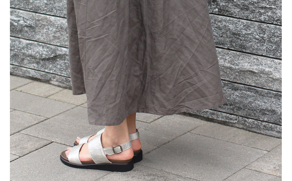 軜é2æ¬ãã«ããµã³ãã«