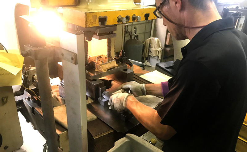 いろいろ切れる！万能のこぎり | 工具 DIY ノコギリ 解体 手動