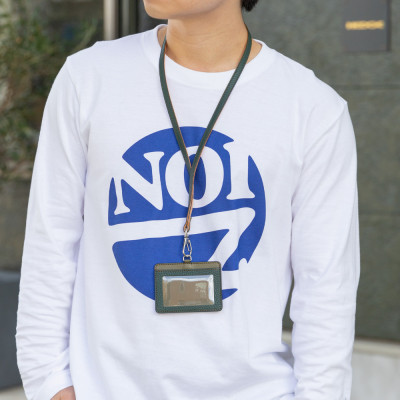 国産牛革のIDカードケース(ダークグリーン)兵庫県たつの市産 ネックストラップ付き　革製品のHEDG【1363412】