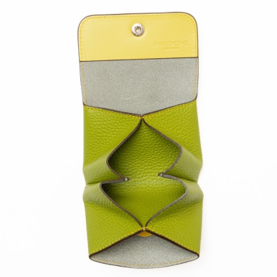 手のひらサイズに現金カードがしっかり入る!ふっくらデザインのミニ財布 たつの市産牛革使用 HEDGE【1679676】