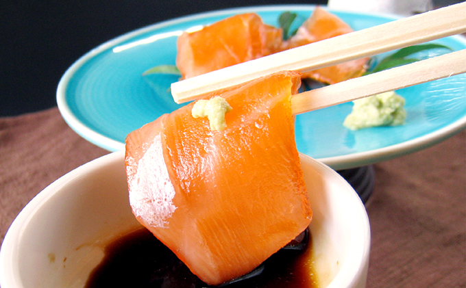 ◆ふわとろ食感◆キングサーモンづくし！『箱寿司×2箱』と『昆布〆100g』 お寿司 鮭 魚貝類 加工食品 さけ サケ 