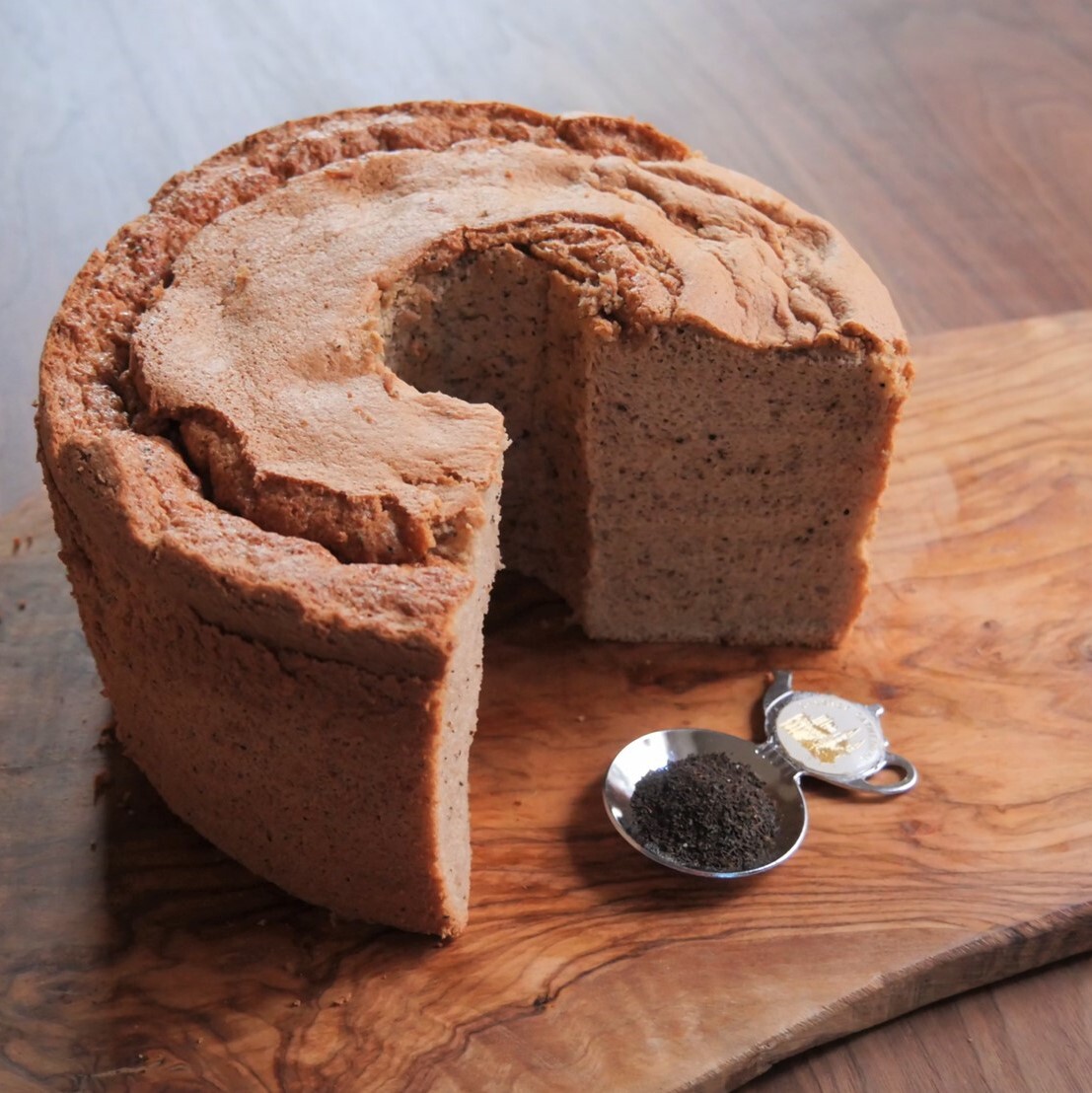 人気の しっとり ふわふわ ビオ・シフォンケーキ ホール  [アールグレイ]【ひみつのひとさじ】お菓子 焼菓子 洋菓子 スイーツ シフォン ケーキ チョコレート 詰合せ オーガニック 低糖質 贈り物 ギフト ティータイム コーヒーブレイク