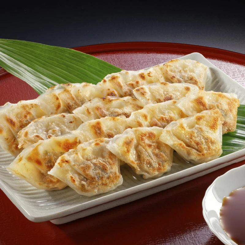 芦屋 伊東屋 謹製 黒豚 一口餃子 40個（醤油タレ 付き）【餃子 ぎょうざ ギョーザ 中華 点心 惣菜 おかず おつまみ 冷凍総菜 ジューシー 鹿児島産 黒豚 国産豚 豚肉 もちもち皮 肉汁たっぷり 冷凍 イトー屋 お取り寄せ ギフト お中元 お歳暮】