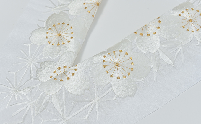 半衿 麻形に大輪の花 ししゅう 白地に白と金の糸 刺繍 半襟 着物用|JAL 