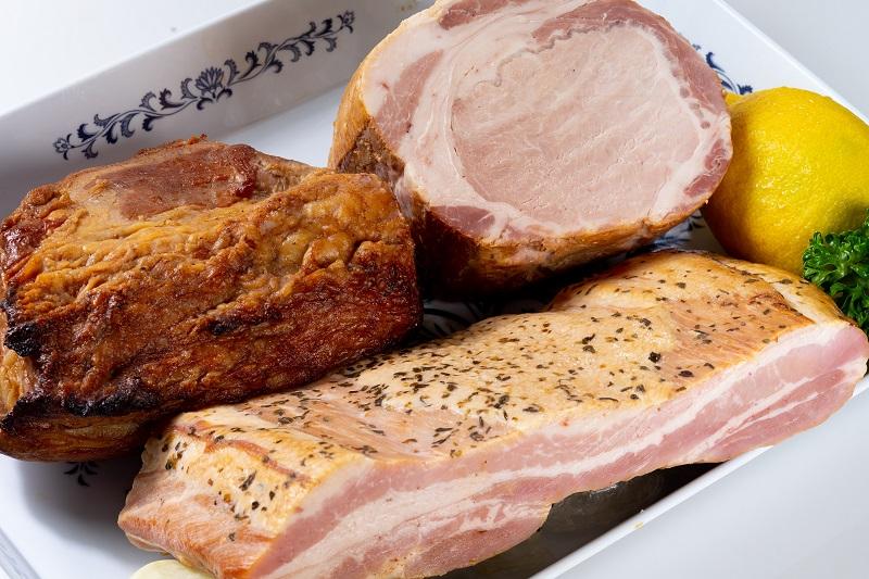 デリカセット　特製焼豚・ロースハム・ベーコンセット（すじコン付き）