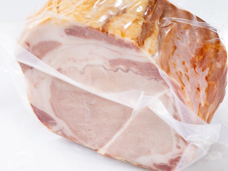 国産豚肉を使用した 特製ロースハム　約600g