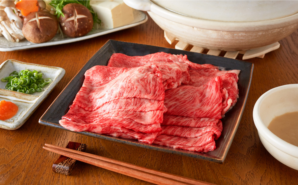 極上但馬牛 肩ロース すき焼き肉 牛肉 1kg / 但馬牛 すき焼き すき焼き用 牛肉 肉 赤身 霜降り 黒毛和牛 すきやき 肉 すき焼肉 1キロ しゃぶしゃぶ 肉 化粧箱入り ギフト【但馬ビーフはまだ】【ご好評につき1月以降順次発送】