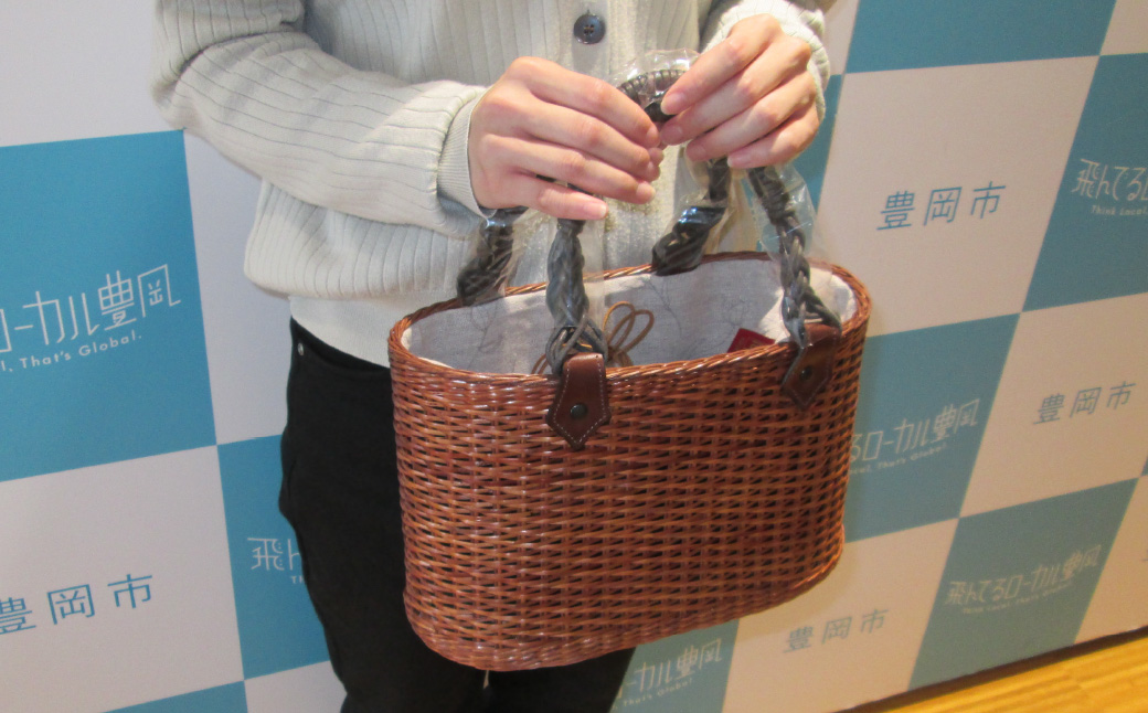 かごバッグ 柳かご（小） / 籠バッグ 豊岡 杞柳細工 伝統工芸士作 伝統工芸品 柳染め かご バッグ カバン 自家栽培 柳 天然素材 高級 おしゃれ 和テイスト 大人 手作り ハンドメイド 日本製 レディース