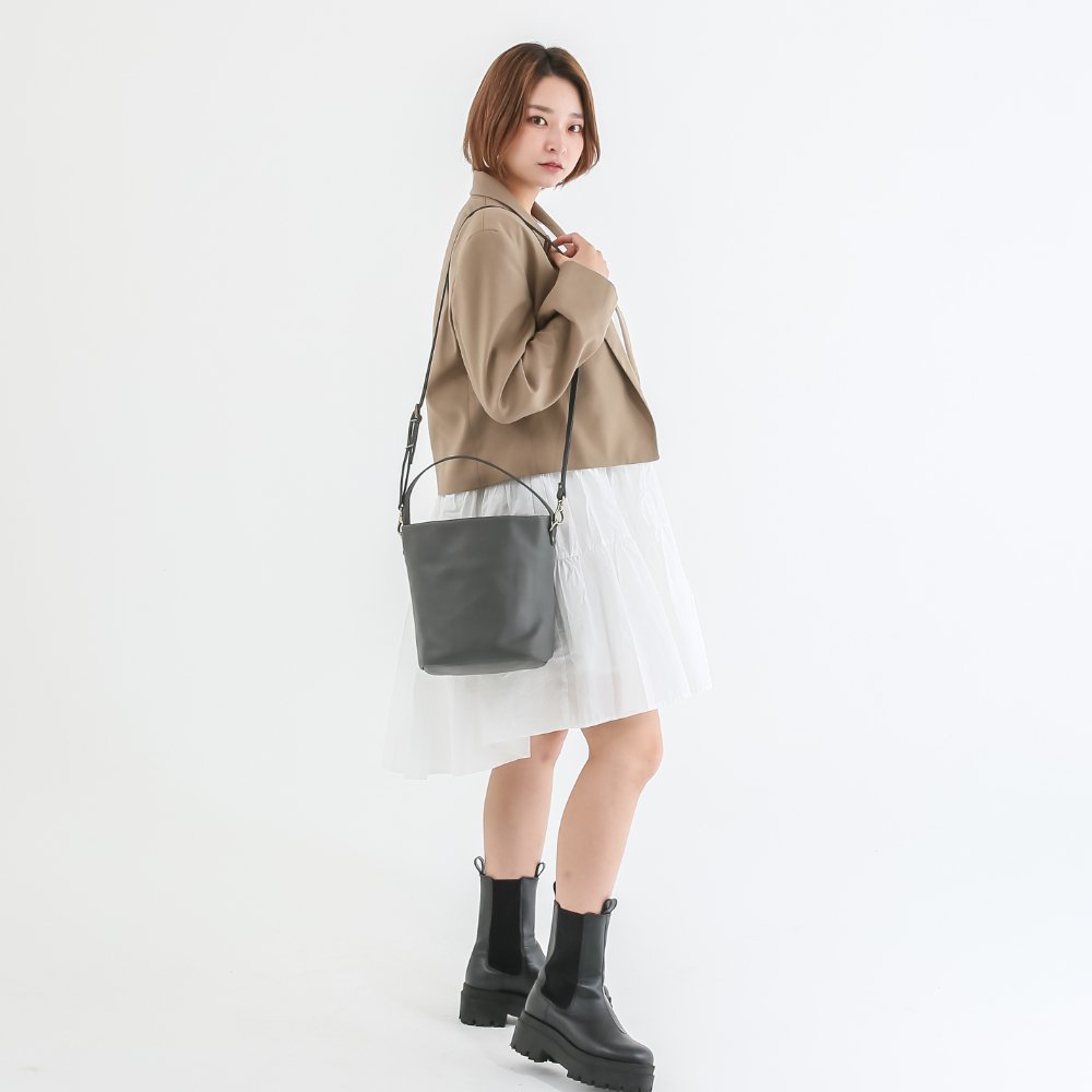 豊岡鞄　TUTUMU Leather cubu （S2800　24-176）グレー