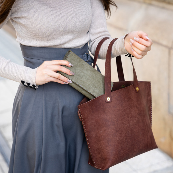 豊岡鞄 haaki Leatherトートバッグ HLB100 チョコラート / KOMOREBI 木和田正昭商店 牛皮革 革 トートバッグ レディース 高級 おしゃれ バッグ かばん カバン 鞄 シンプル デザイン ハンドメイド ブラウン 茶色