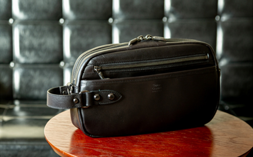 Tajima Cowhide 2Wayポーチ / ポーチ 大きめサイズ 2WAY 肩掛け 手持ち ブラック グリーン 牛革 軽量 経年変化 但馬牛 タジマカウハイド かばん カバン バッグ 鞄