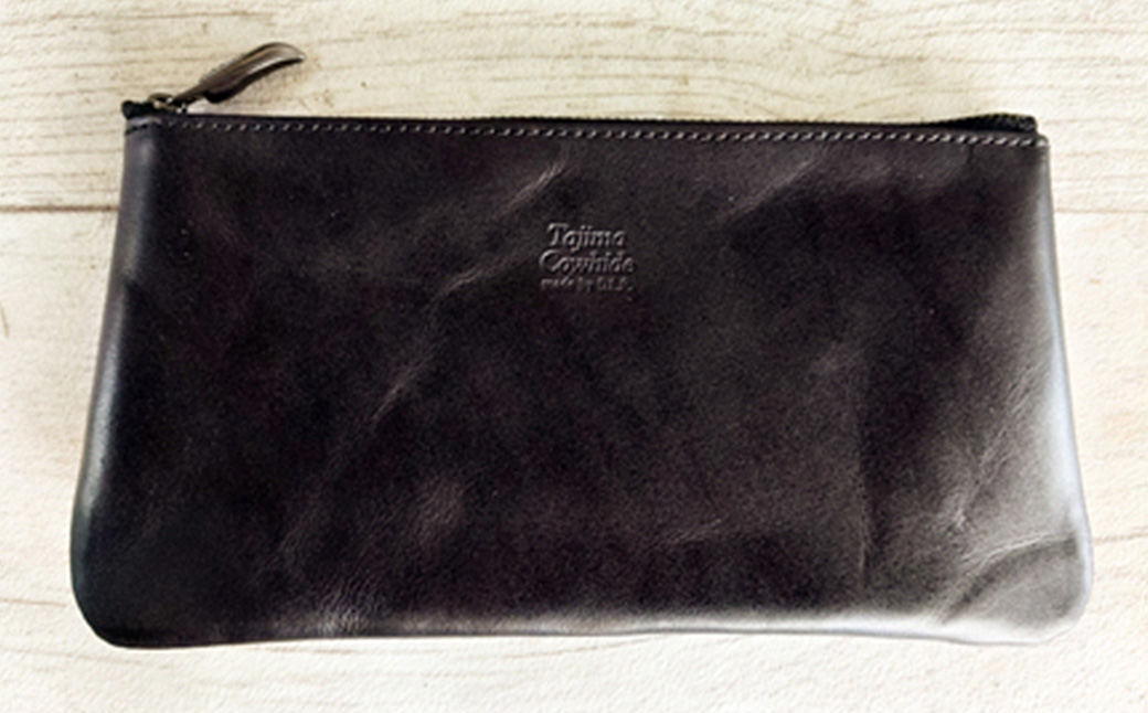 Tajima Cowhide 薄型ポーチ / ポーチ 薄型 仕切り収納 ブラック 牛革 軽量 経年変化 カード 通帳 保険証 文房具 スマホ イヤホン 但馬牛 タジマカウハイド かばん カバン バッグ 鞄