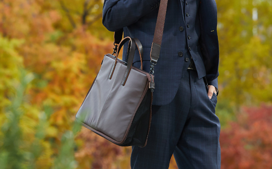 豊岡鞄 L.E.D BITES HORSE ブリーフケース B122T ブラウン / エルイーディーバイツ ビジネスバッグ メンズ  紳士 馬革 2WAY 手提げ ショルダー ブランド 薄マチ スマートシルエットアオリポケット スーツ カジュアル バッグ 木和田正昭商店