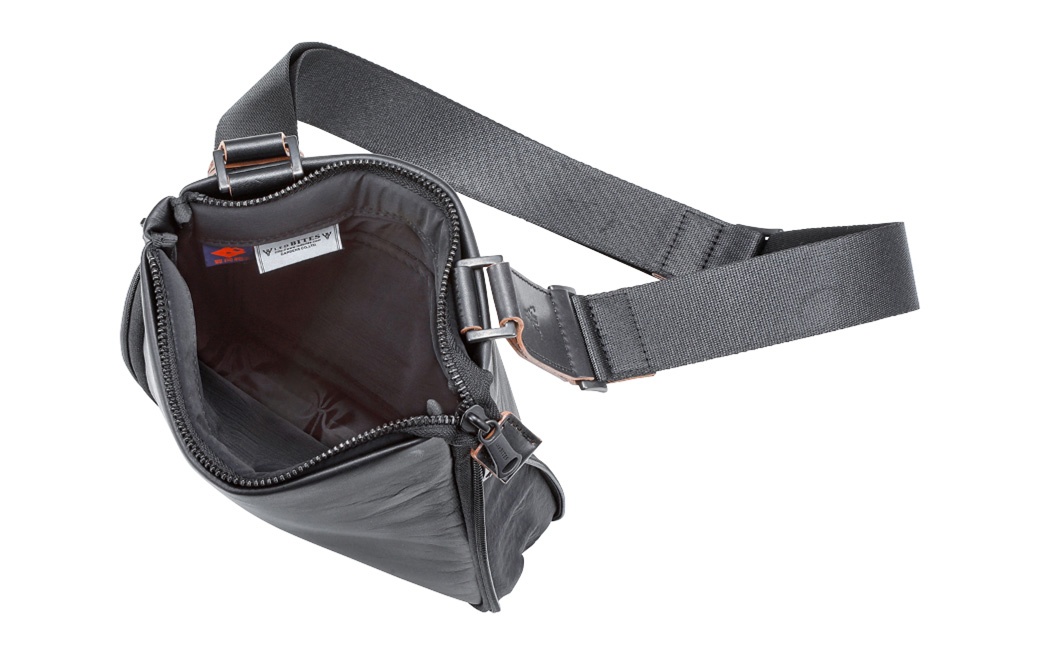 豊岡鞄 L.E.D BITES HORSE ショルダーバッグ B301T ブラック / エルイーディーバイツ メンズ 紳士 馬革 ブランド 薄マチ スマートシルエット アオリポケット シンプル スーツ カジュアル バッグ カバン かばん 鞄 木和田正昭商店