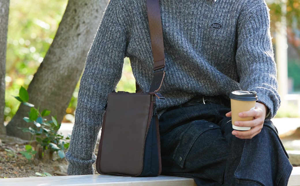 豊岡鞄 L.E.D BITES HORSE ショルダーバッグ B301T ブラウン / エルイーディーバイツ メンズ 紳士 馬革 ブランド 薄マチ スマートシルエット アオリポケット シンプル スーツ カジュアル バッグ カバン かばん 鞄 木和田正昭商店