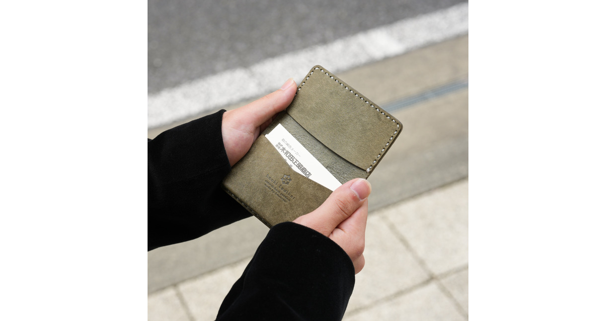 è±å²¡è²¡åž haaki Leather ã«ãŒãã±ãŒã¹ HLC500 ã°ãªãŒãžãª / ã«ãŒãå
¥ã ååºå
¥ã é© é©å°ç© çç®é© ã¡ã³ãº ã¬ãã£ãŒã¹ ããšããã¬ã¶ãŒ æçž«ãã®ã¹ããã ãã³ãã¡ã€ã ã·ã³ãã« ãã¶ã€ã³ ç¡å° KOMOREBI æšåç°æ£æååº