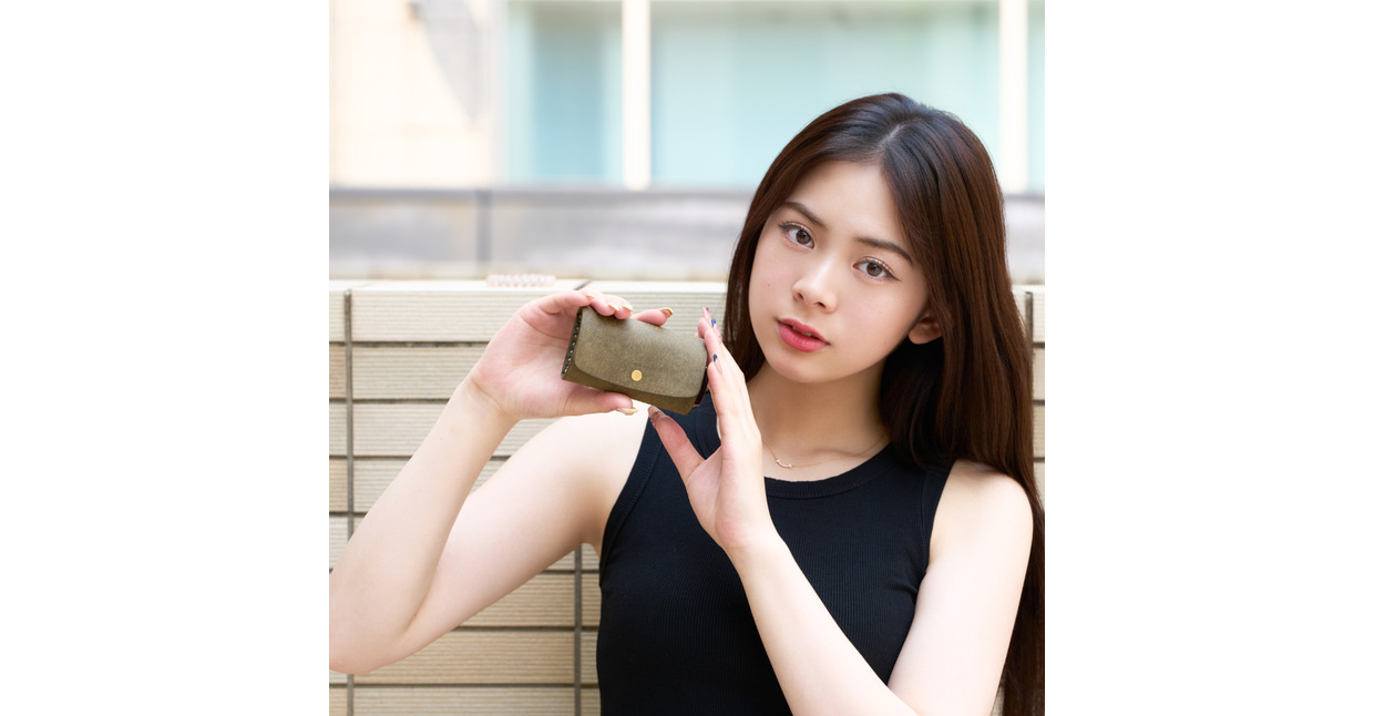 è±å²¡è²¡åž haaki Leather ããŒã±ãŒã¹ HLC501 ã°ãªãŒãžãª / ããŒãã«ã㌠éµå
¥ã é© é©å°ç© çç®é© ã¡ã³ãº ã¬ãã£ãŒã¹ ããšããã¬ã¶ãŒ æçž«ãã®ã¹ããã ãã³ãã¡ã€ã ã·ã³ãã« ãã¶ã€ã³ ç¡å° KOMOREBI æšåç°æ£æååº