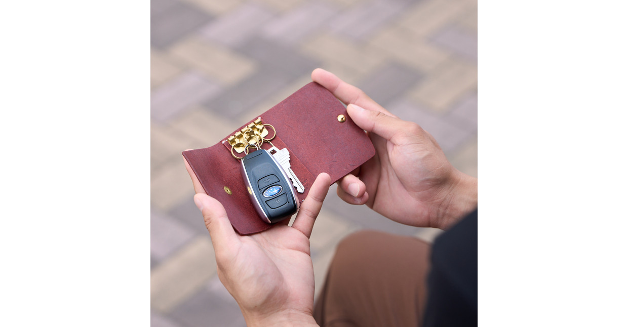 è±å²¡è²¡åž haaki Leather ããŒã±ãŒã¹ HLC501 ãŽã£ãŒã / ããŒãã«ã㌠éµå
¥ã é© é©å°ç© çç®é© ã¡ã³ãº ã¬ãã£ãŒã¹ ããšããã¬ã¶ãŒ æçž«ãã®ã¹ããã ãã³ãã¡ã€ã ã·ã³ãã« ãã¶ã€ã³ ç¡å° KOMOREBI æšåç°æ£æååº