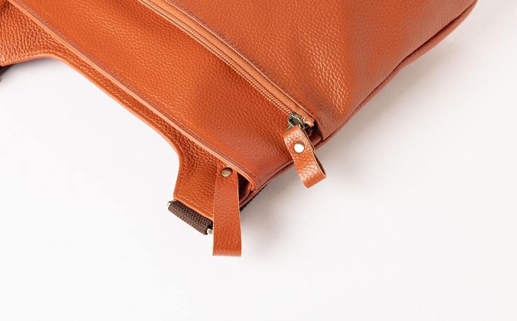 豊岡工房 軽量 牛革ボディショルダーバッグ（4383）キャメル / ショルダーバッグ スリム 大容量 ユニセックス 柔らかい シュリンク牛革 メンズ レディース かばん カバン バッグ 鞄 国産 日本製 小田清株式会社