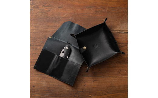 キャンプギア ケース（ブラック）・小型のこぎり（オレンジ）