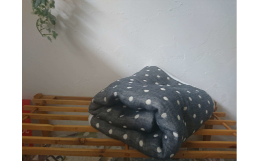 ハンドメイドのガーゼシングルハーフブランケットとハンカチ（シンプル）