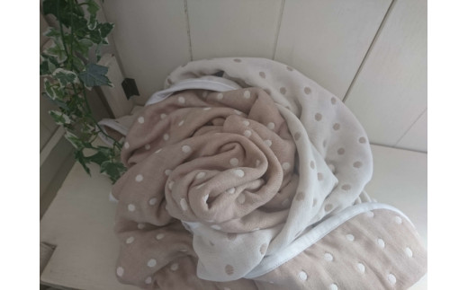 ハンドメイドのガーゼシングルブランケットとハンカチ（シンプル）