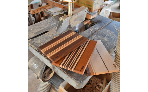 暮らしに愉しいをつむぐ tumuguカッティングボード 白橡