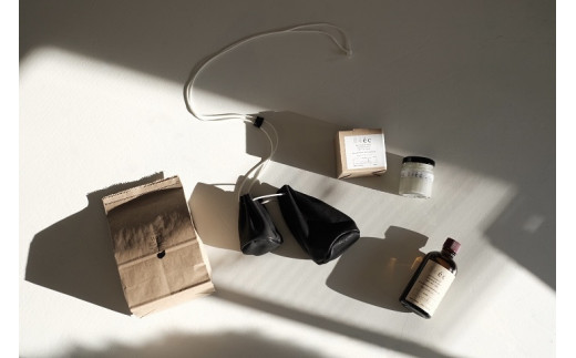 三木市吉川町に自生する天然のヨモギでつくったコスメギフト(ヨモギオイル100ml + ヨモギバーム + ポシェット)