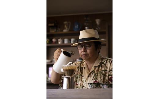 世界のハイクオリティコーヒー 2種×200g おまかせ定期便（6か月連続お届け）（豆のまま）