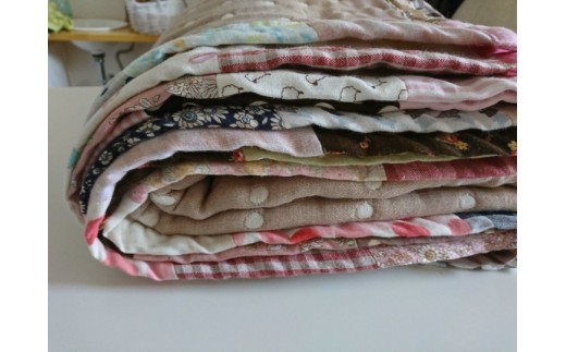 ハンドメイドの国産6重ガーゼの【100cm×70cm】サイズブランケット