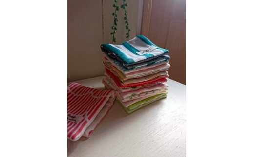 国産6重ガーゼとダブルガーゼをあわせた長方形タイプのハンカチ10枚セット