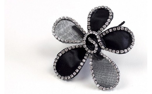 ブラックキュートリーコサージュ