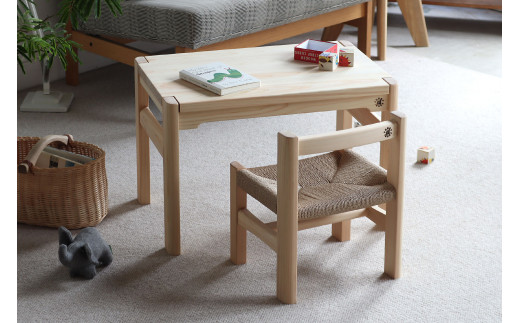 ファニファニの国産ヒノキ　子供イスと机　sol&will