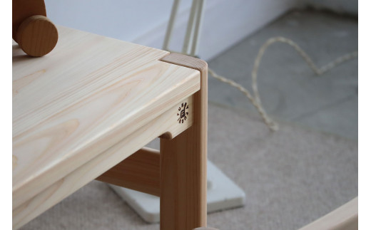 ファニファニの国産ヒノキ　子供イスと机　sol&will