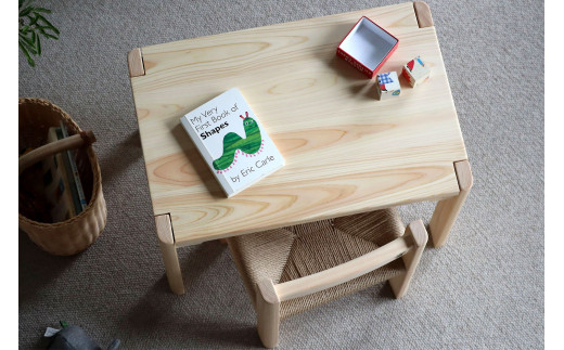 ファニファニの国産ヒノキ　子供イスと机　sol&will