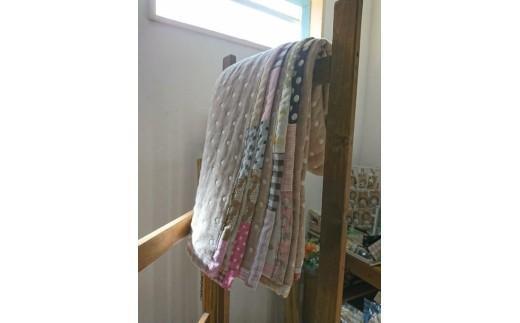 ハンドメイドの国産6重ガーゼのシングルハーフ【140cm×100cm】サイズブランケット（ピンク）