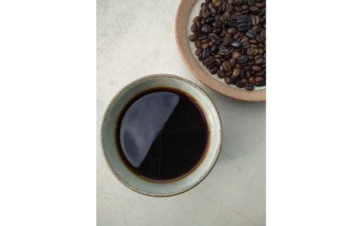No.005-02 焙煎したてのコーヒー豆（深煎りブレンド［夜のしずく］と水出しアイスコーヒー） 粉