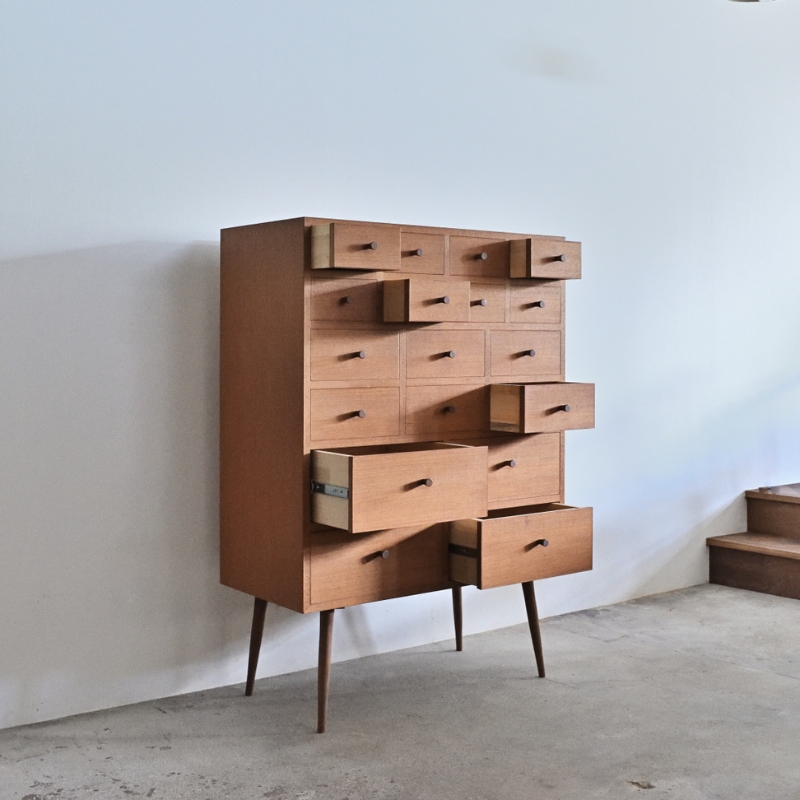 ãã§ã¹ã ã€ã³ããªã¢ é貚 æ¥çšå