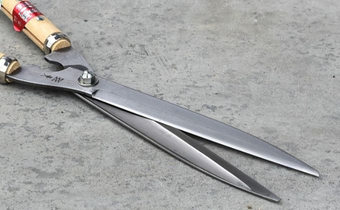 青紙スーパー 喜八作 240mm 鋭型 刈込鋏 ナタ柄 園芸用品 雑貨 園芸用ハサミ 造園 園芸 裏スキ仕上げ 自社 鍛造 焼き入れ 刃付け 長切れ 