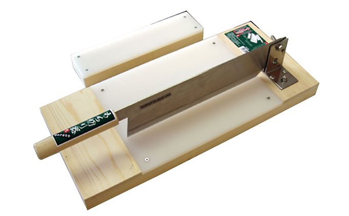 のしもちのカットに大変便利　“もち切り器(大)” 雑貨 日用品