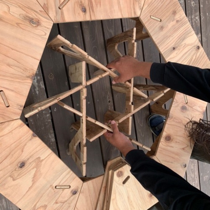 HEXA-TABLE【つどう＋かこむ】[ テーブル アウトドア キャンプ バーベキュー BBQ 軽量 収納 コンパクト ] ヘキサテーブル 2個使い 囲み ストーブ 6角形 折り畳み 無塗装品 着色 塗装 自由 針葉樹構造用合板 12mm厚 